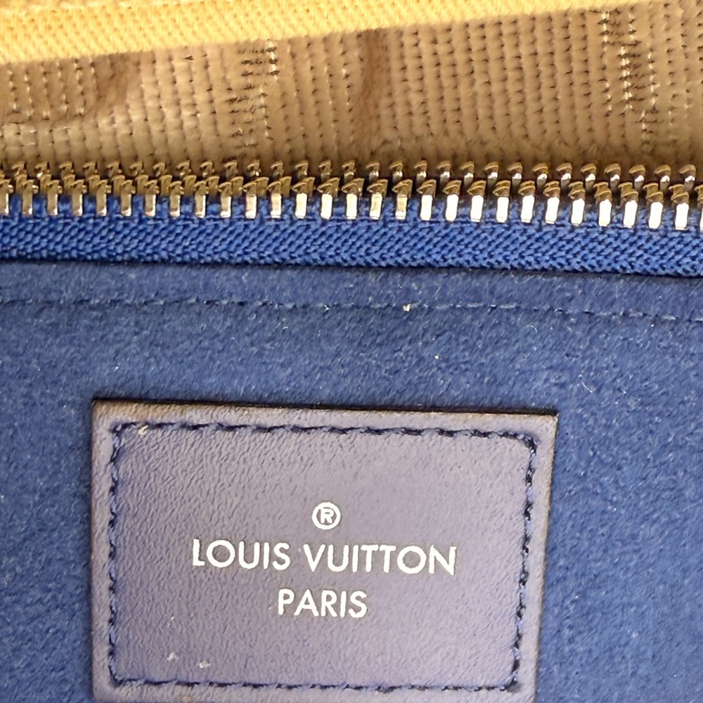 Louis Vuitton Escale Blue Tiedye Double Zip Pochette Crossbody Bag - Picture 14 of 16